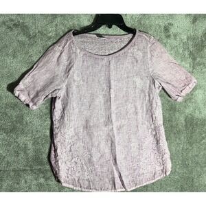 chicos size 1 Pink Lavender Top With Embroidered‎ Design